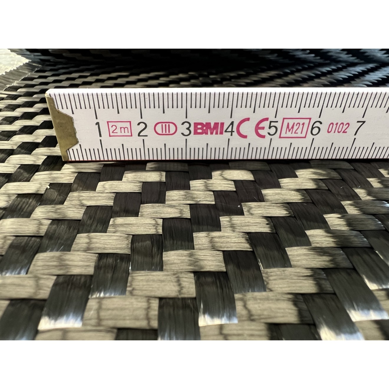 24K Tejido de fibra de carbono 680g/m², sarga 2/2, Ancho 500mm
